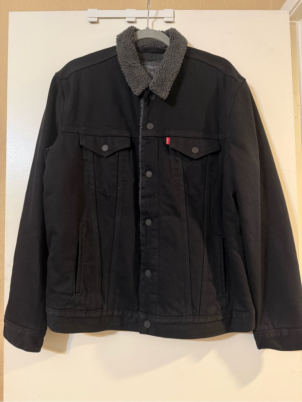 Levi’s Men's Black Sherpa-Lined Jacket